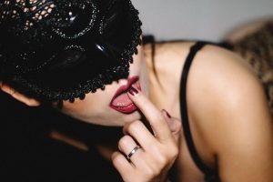 Storia Erotica Trans: Maschere di Carnevale